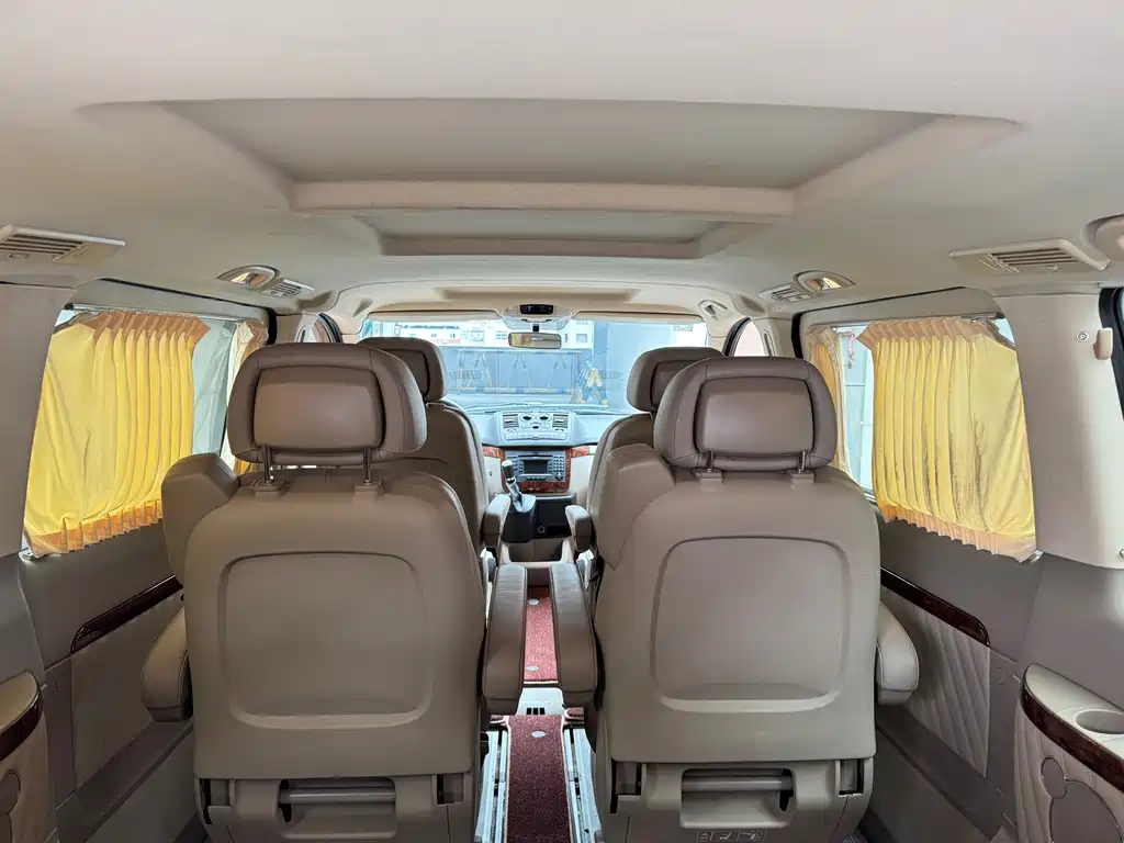 Mercedes-Benz Viano 2017 — фото 18