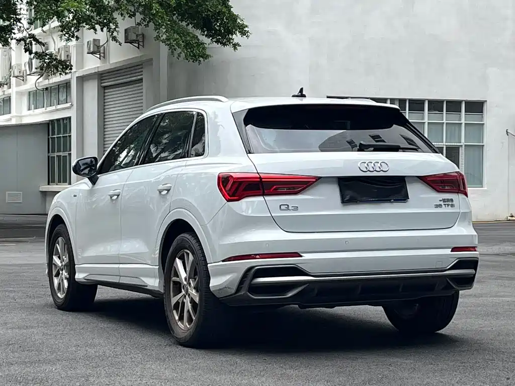 Audi Q3 2019 — фото 15