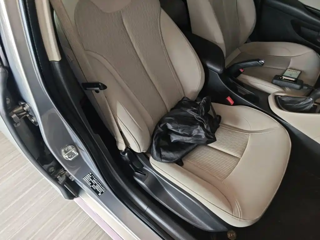 Buick Excelle 2018 — фото 25