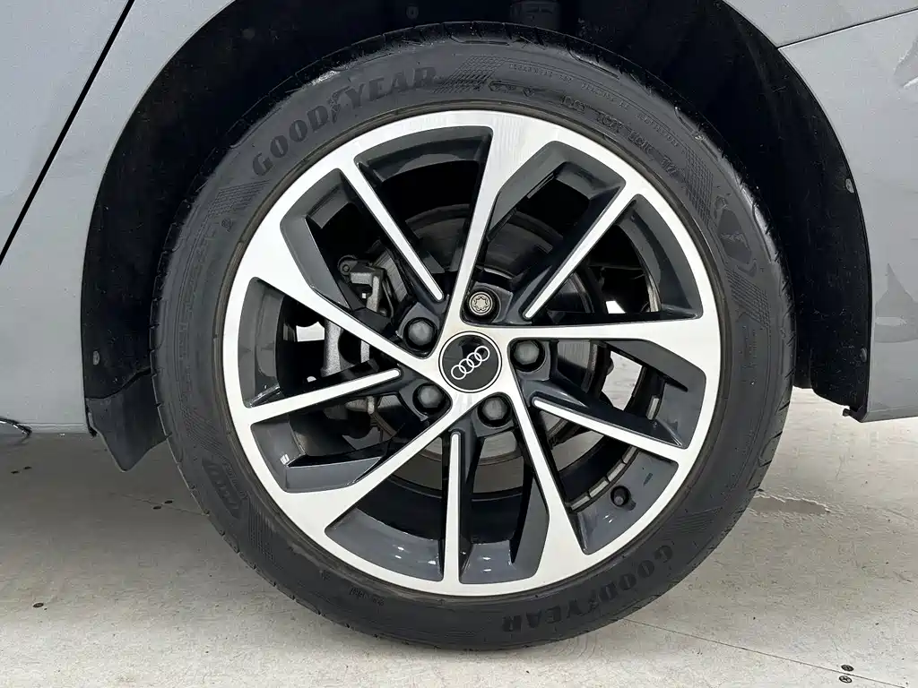 Audi A3 2023 — фото 16