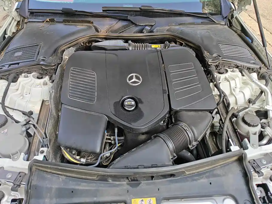 Mercedes-Benz C-Class 2025 — фото 10