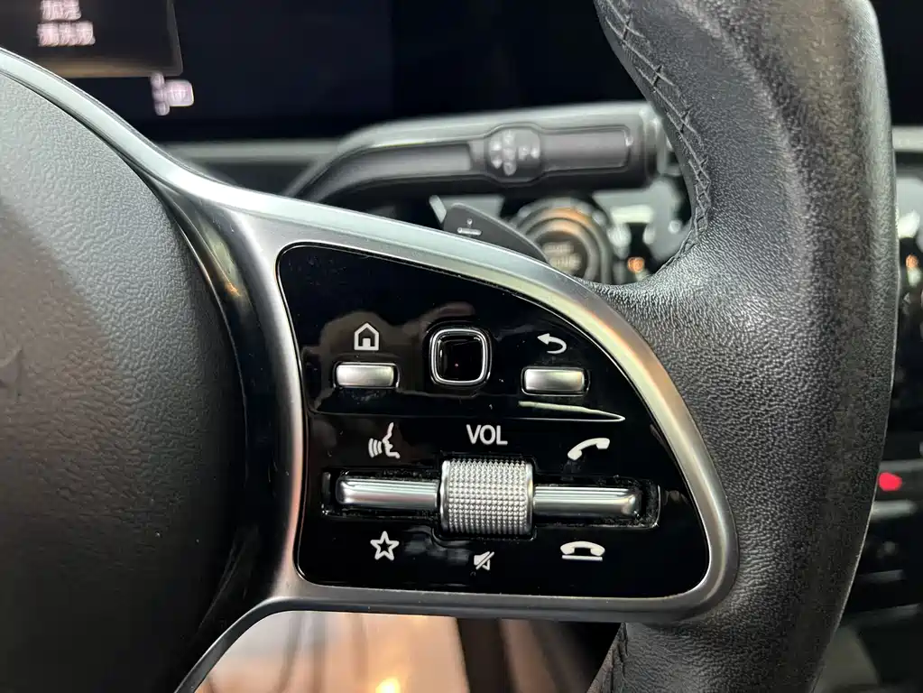Mercedes-Benz A-Class 2023 — фото 15