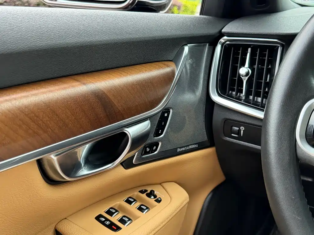 Volvo S90 2017 — фото 12