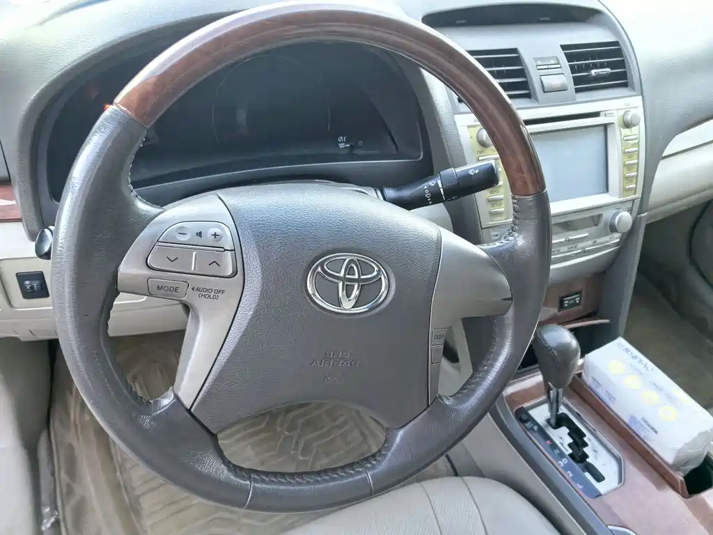 Toyota Camry 2015 — фото 7
