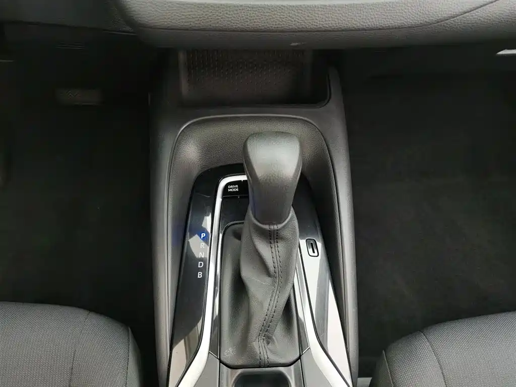 Toyota Corolla 2020 — фото 13