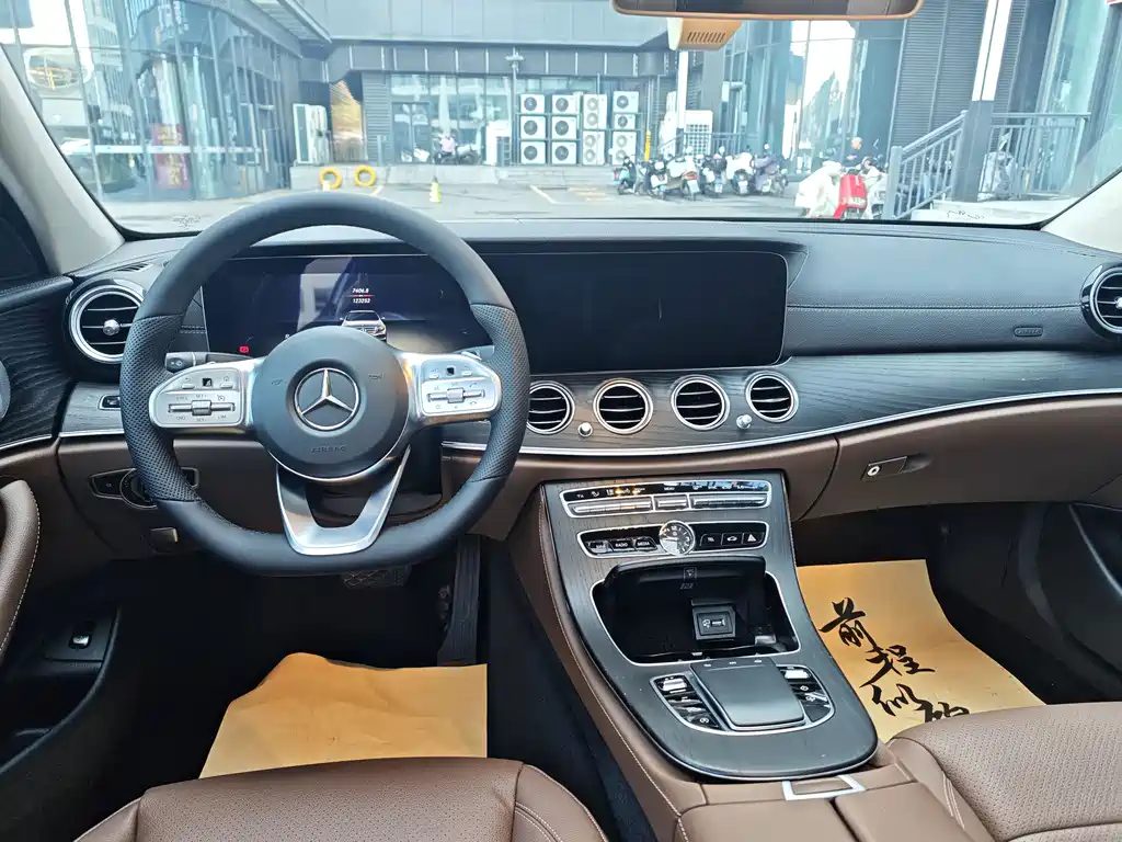 Mercedes-Benz E-Class 2020 — фото 13