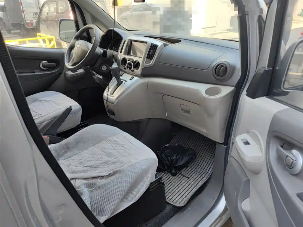 Nissan NV200 2019 — фото 20