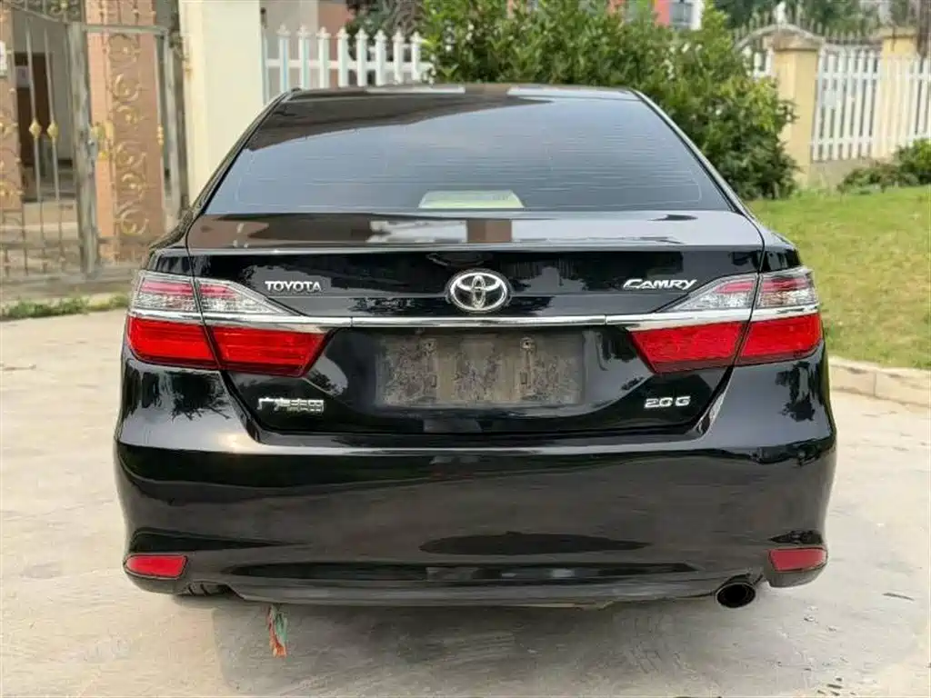 Toyota Camry 2015 — фото 9
