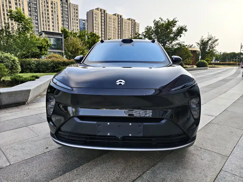 NIO ES8 2024