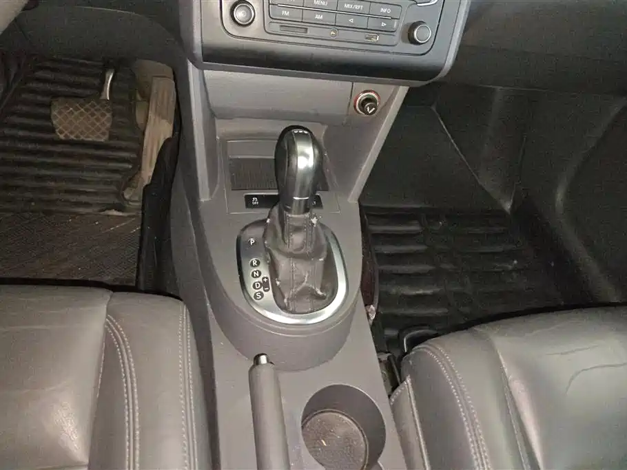 Volkswagen Touran 2015 — фото 16