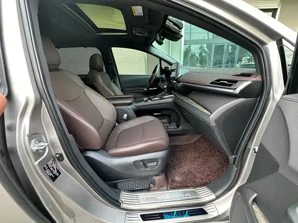 Toyota Sienna 2023