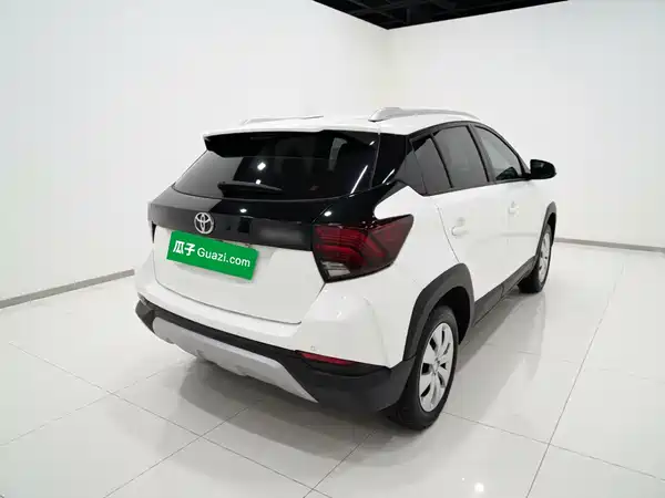 Toyota Yaris L 2022