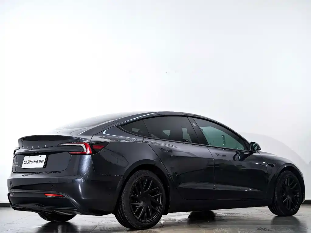 Tesla Model 3 2024 — фото 19