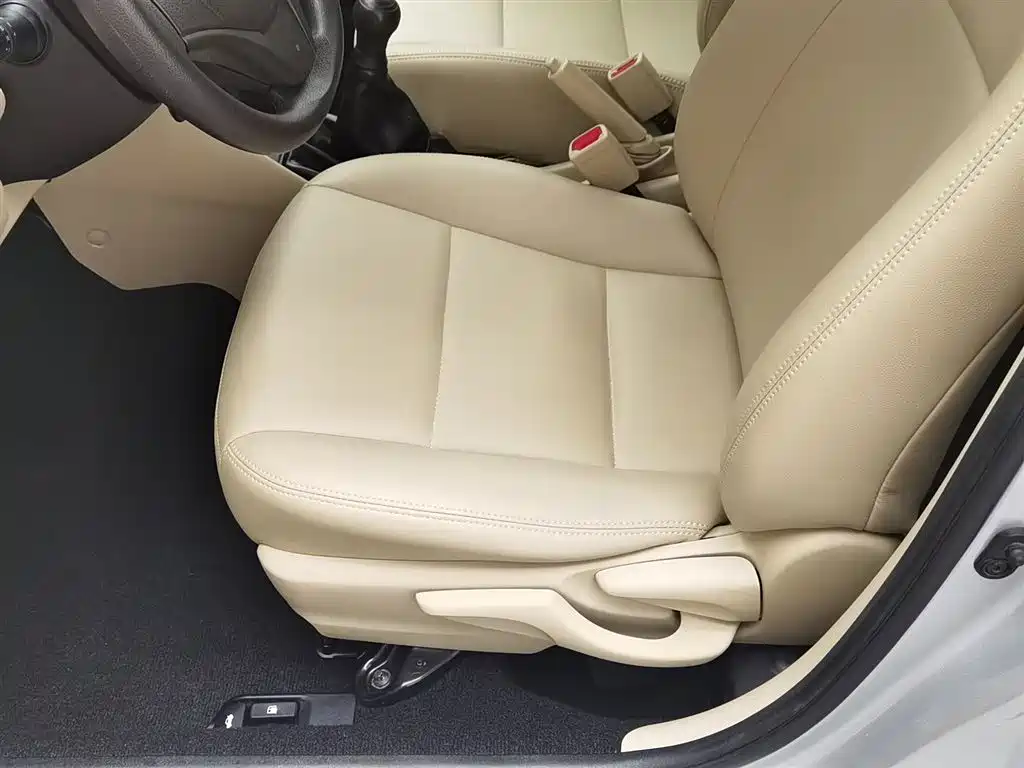 Toyota Vios 2015 — фото 20