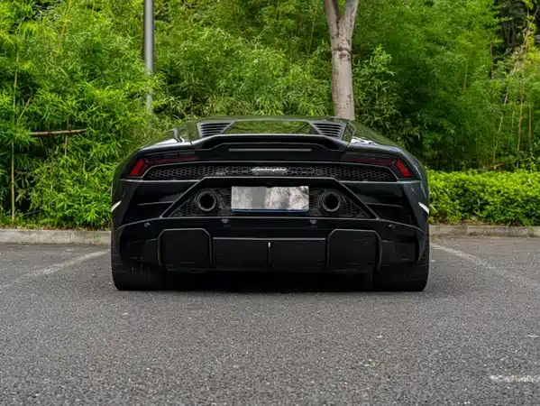 Lamborghini Huracan 2021