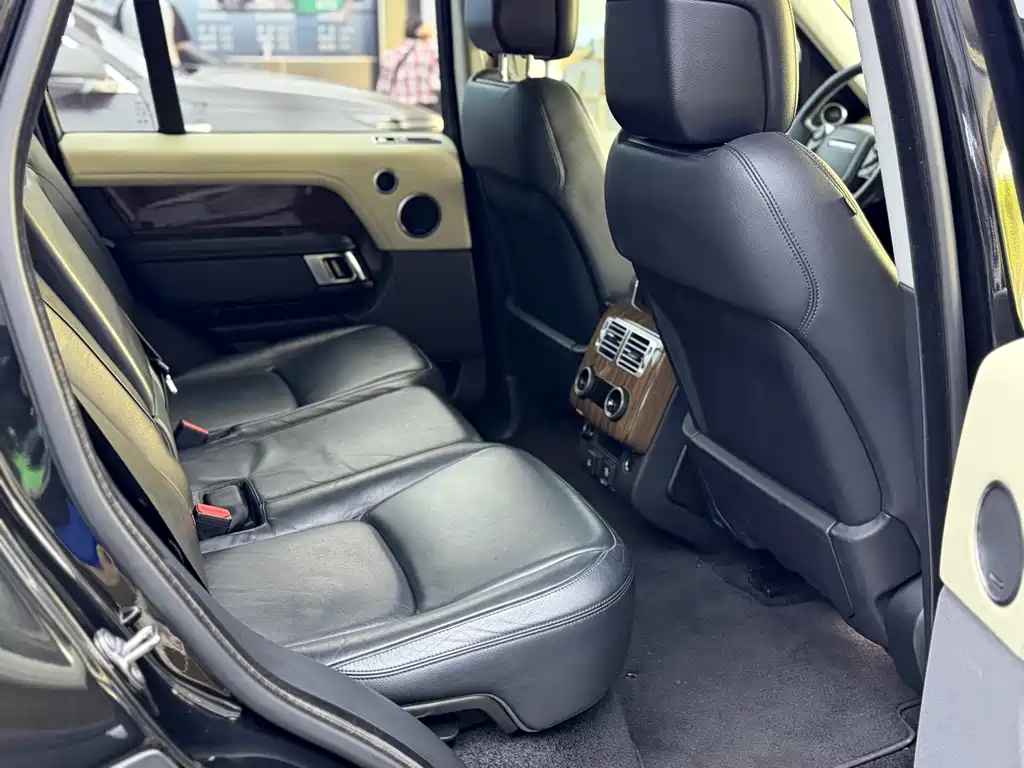 Land Rover Range Rover 2019 — фото 13