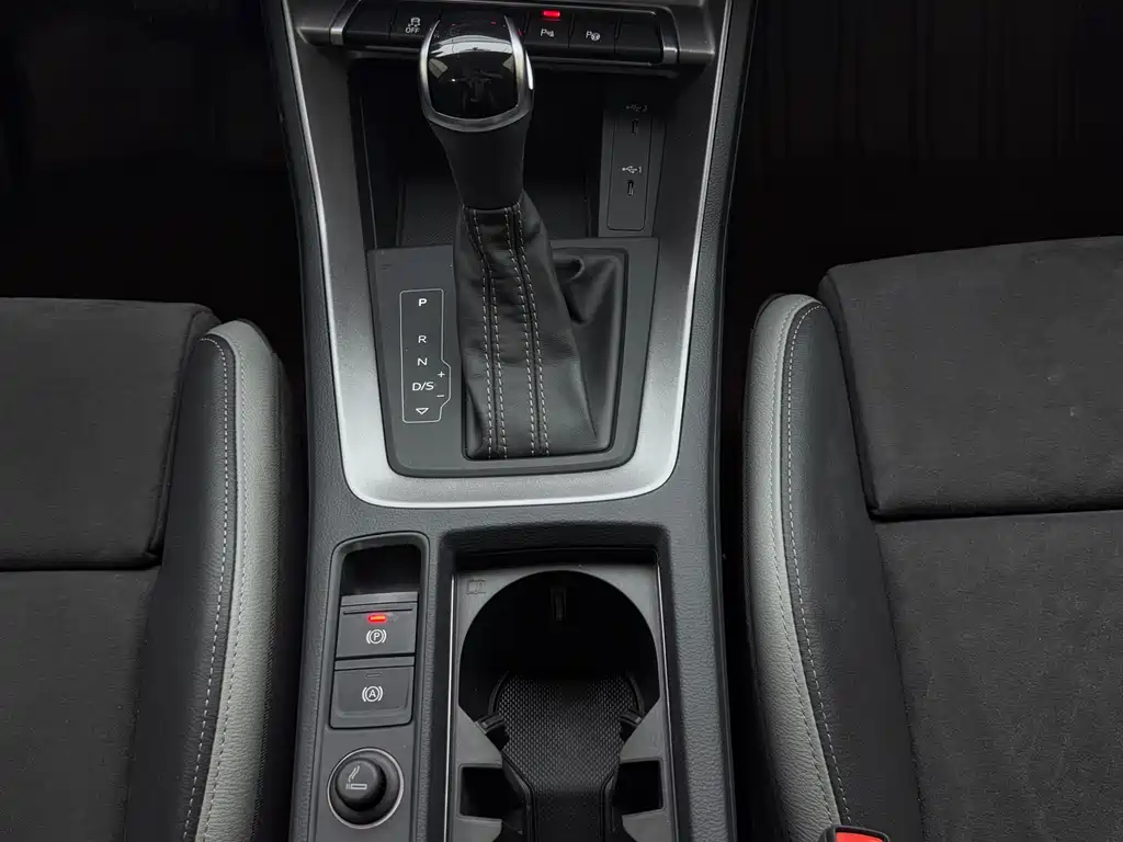 Audi Q3 2022 — фото 15