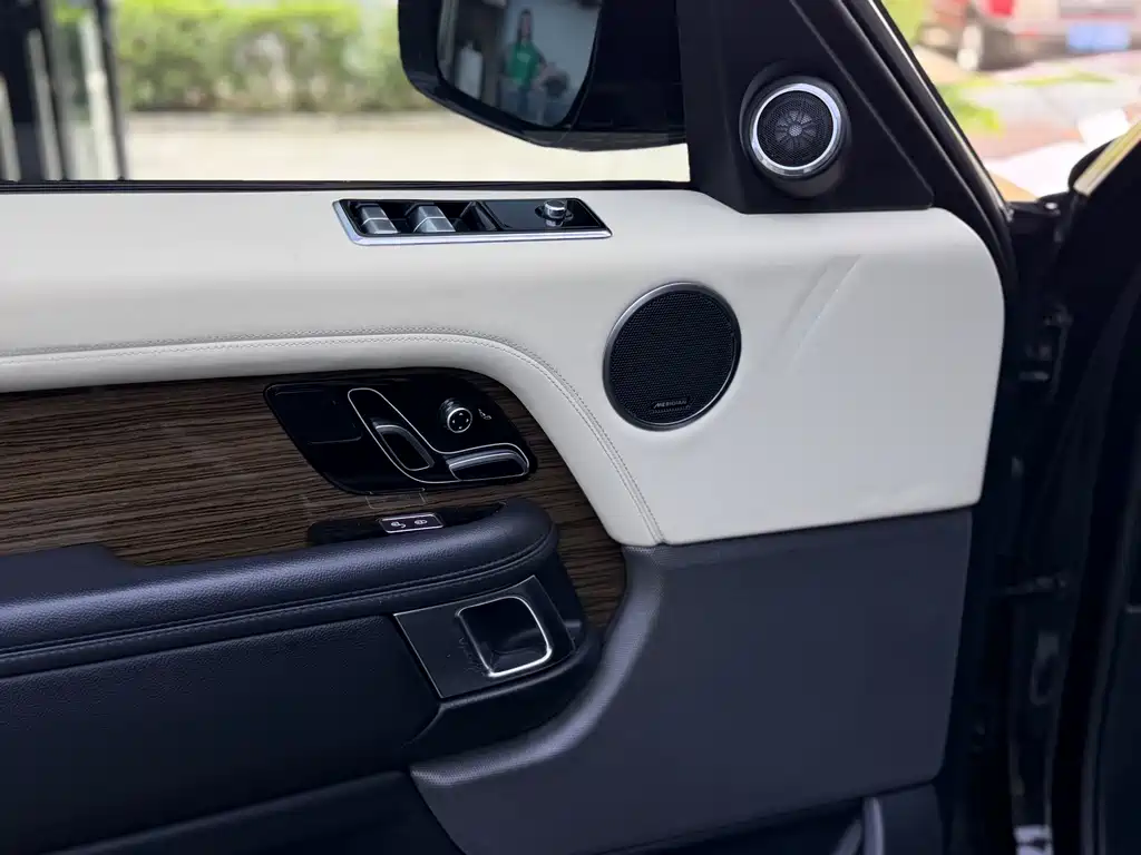 Land Rover Range Rover 2019 — фото 10