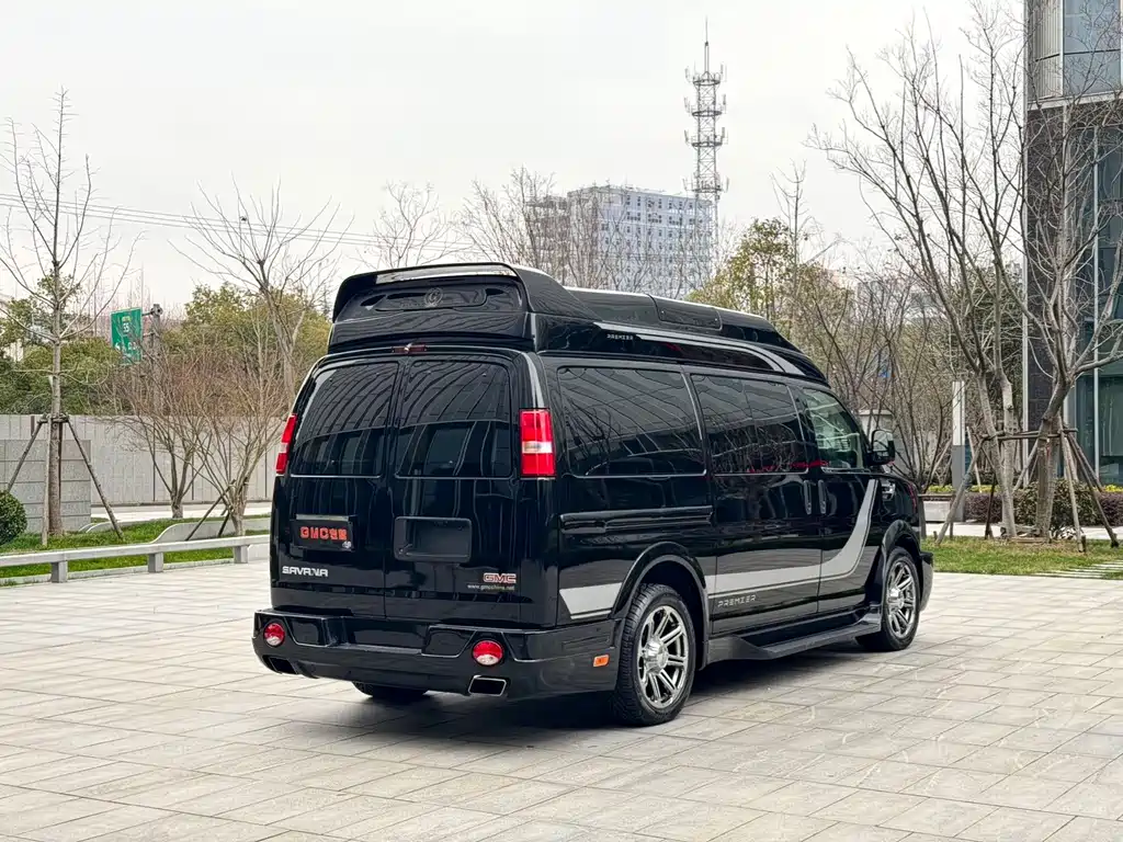 GMC Savana 2017 — фото 7