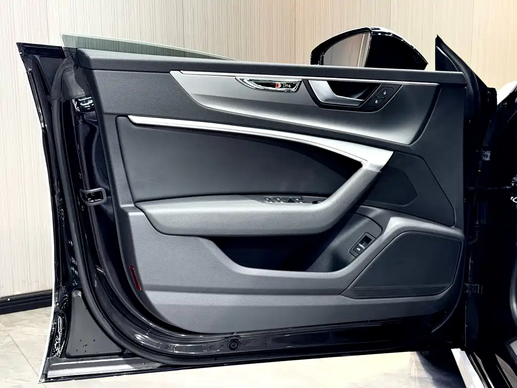 Audi A7L 2024 — фото 12