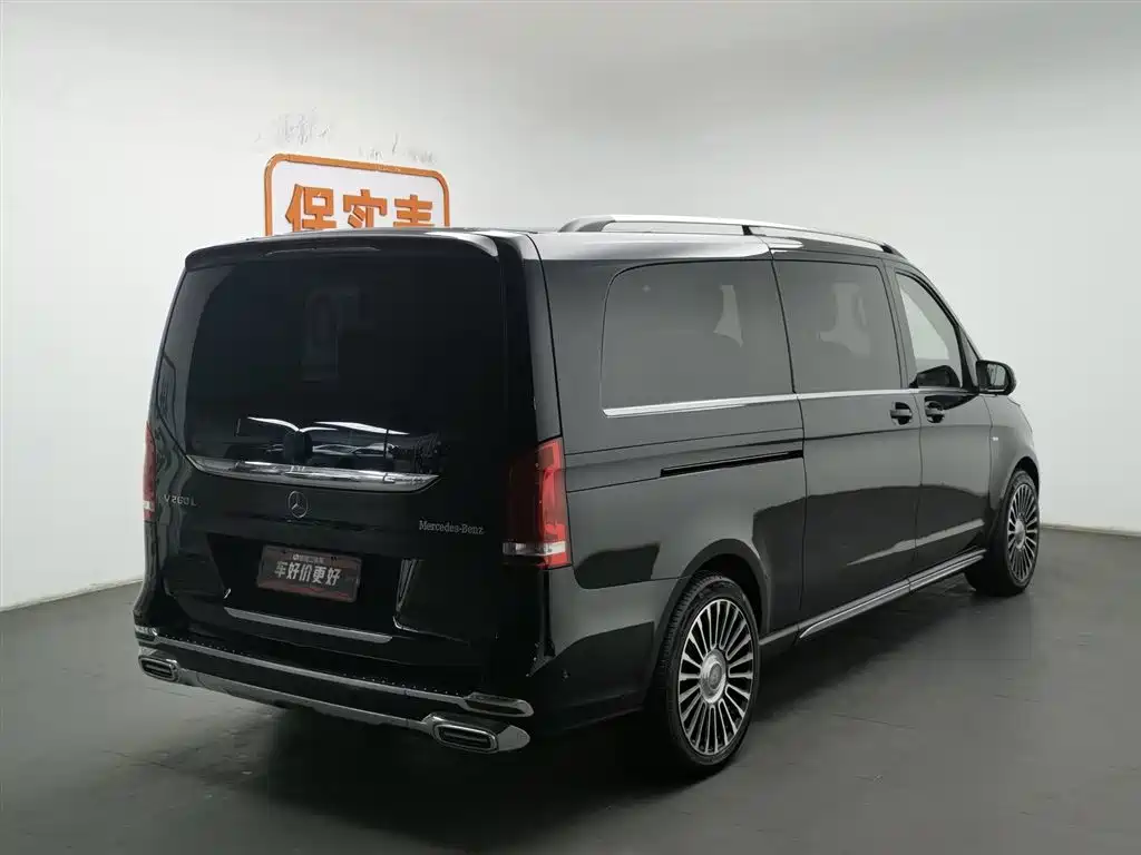 Mercedes-Benz V-Class 2022 — фото 2