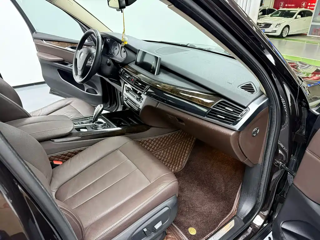 BMW X5 2015 — фото 9