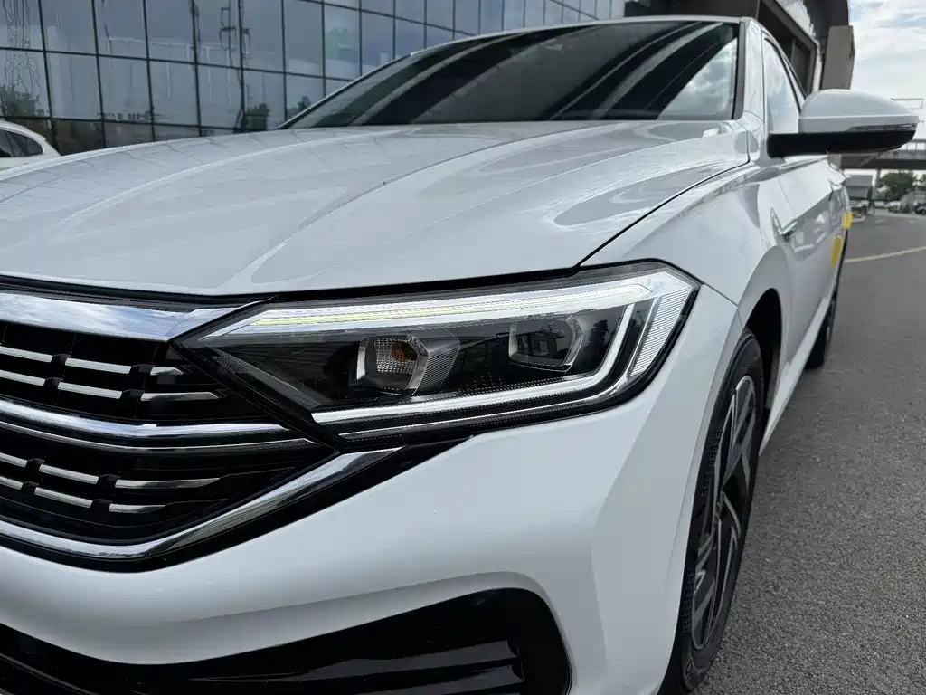Volkswagen Sagitar 2022