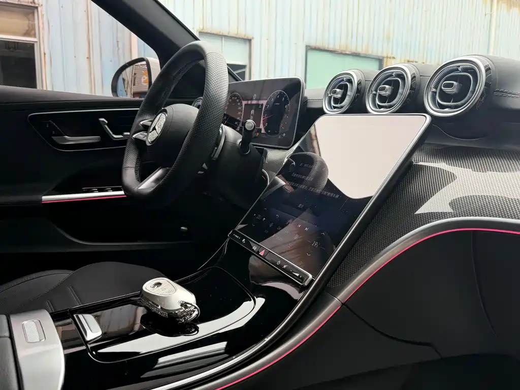 Mercedes-Benz C-Class 2025