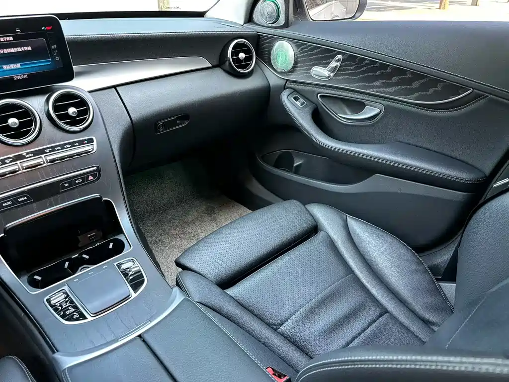 Mercedes-Benz C-Class 2020