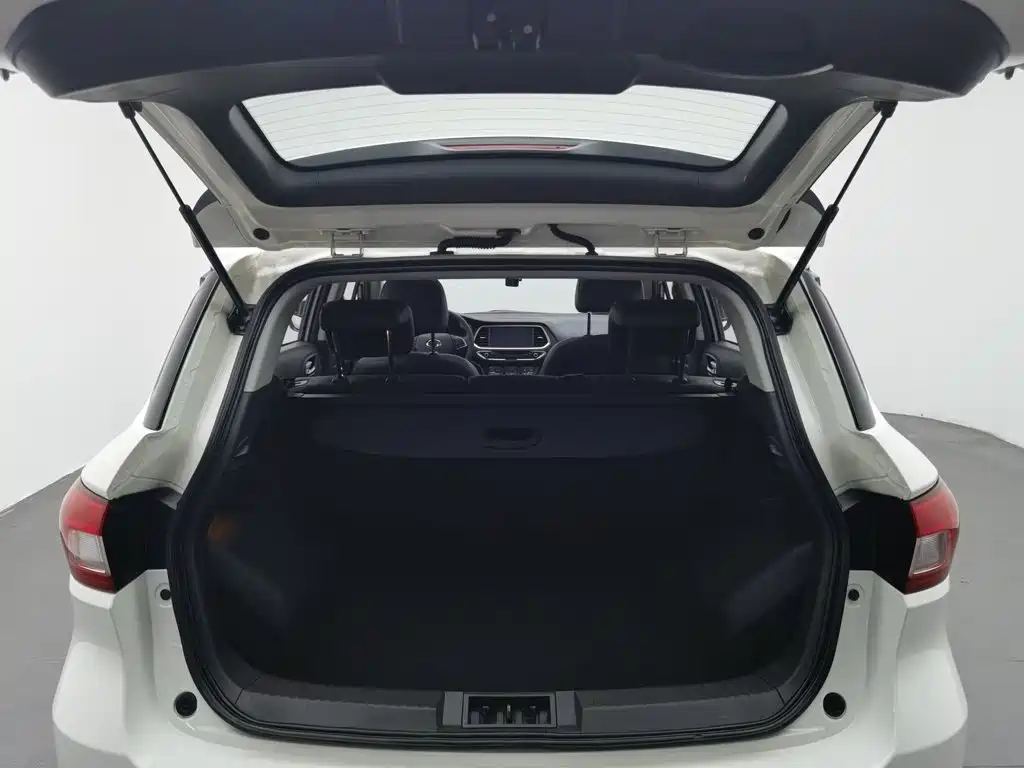 GAC Trumpchi GS4 2016 — фото 16