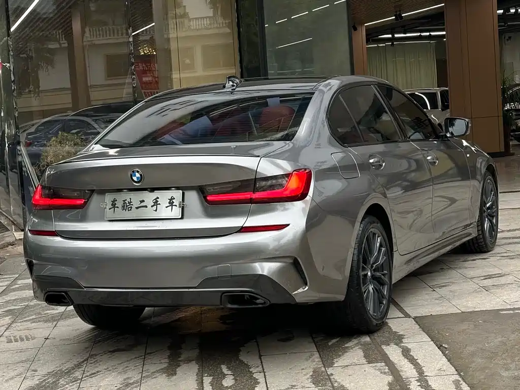 BMW 3 Series 2019 — фото 9