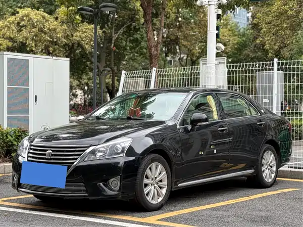 Toyota Crown 2012