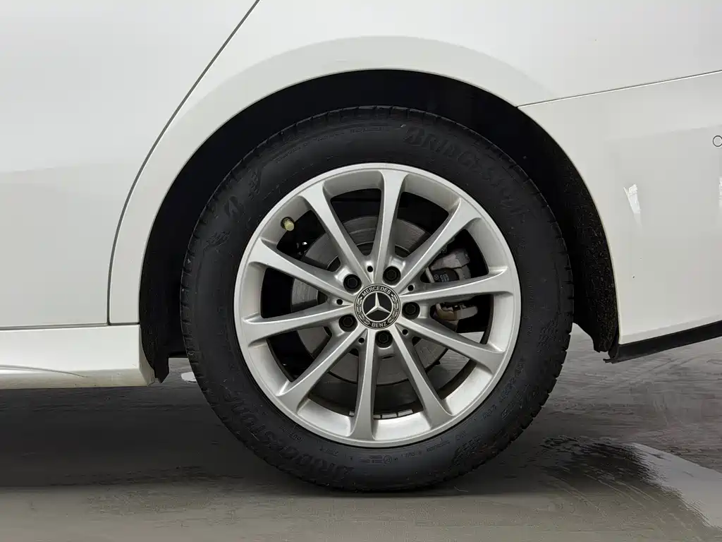 Mercedes-Benz A-Class 2022 — фото 11