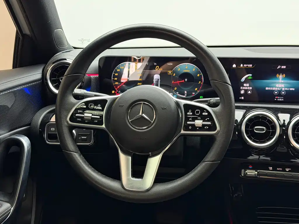 Mercedes-Benz A-Class 2022 — фото 12