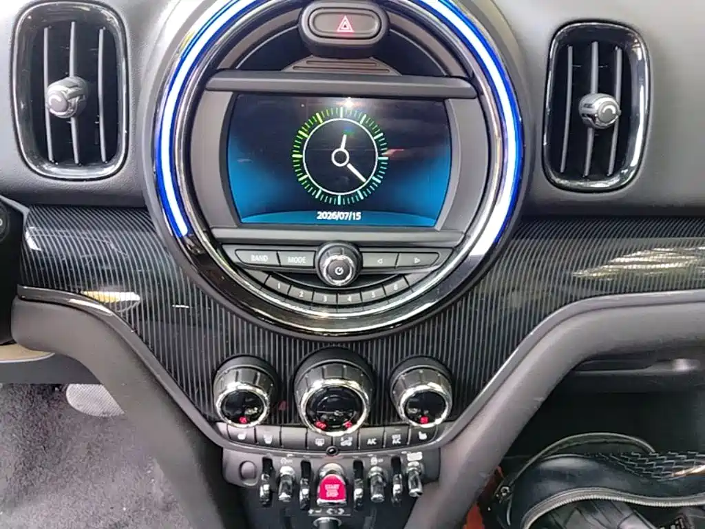 MINI Countryman 2018 — фото 13
