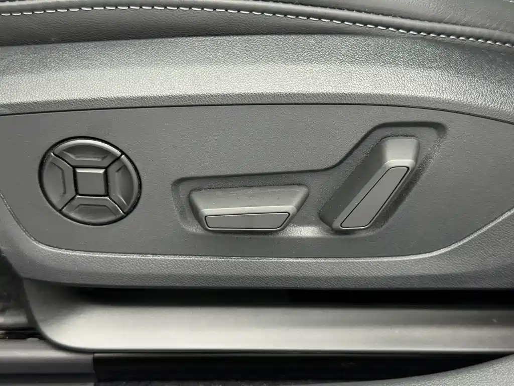 Audi A3 2023 — фото 8