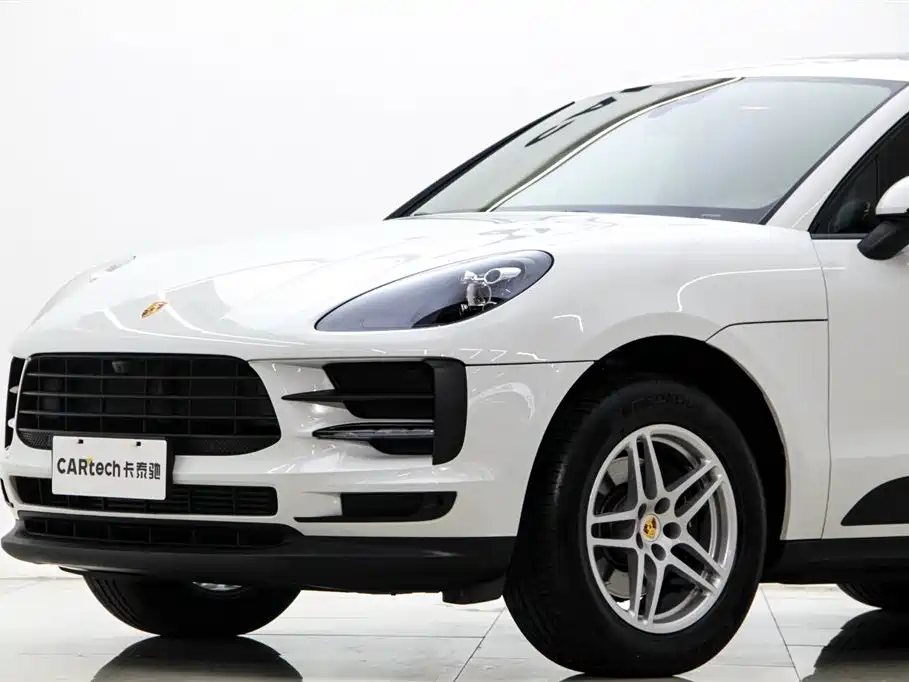 Porsche Macan 2021 — фото 32
