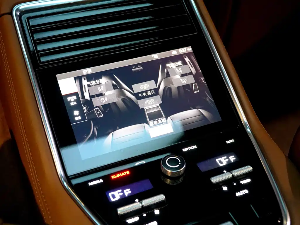 Porsche Panamera 2020 — фото 13