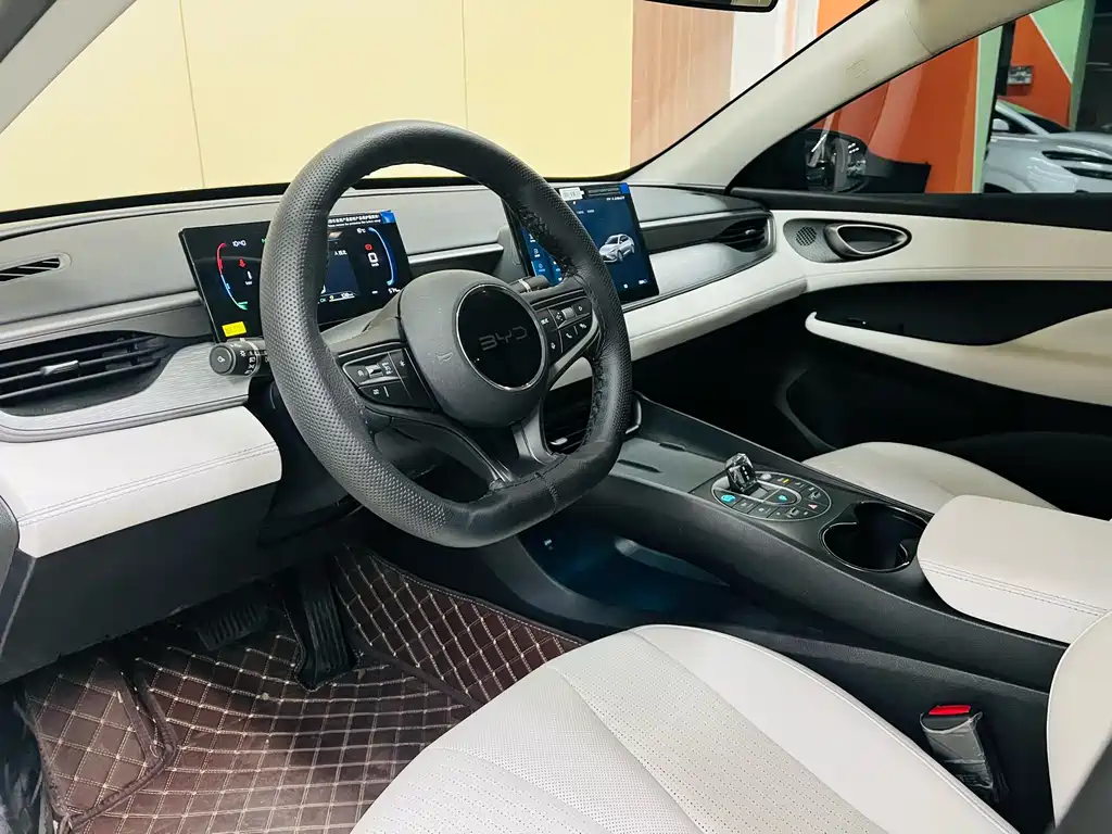 BYD Seal 05 DM-i 2025 — фото 11