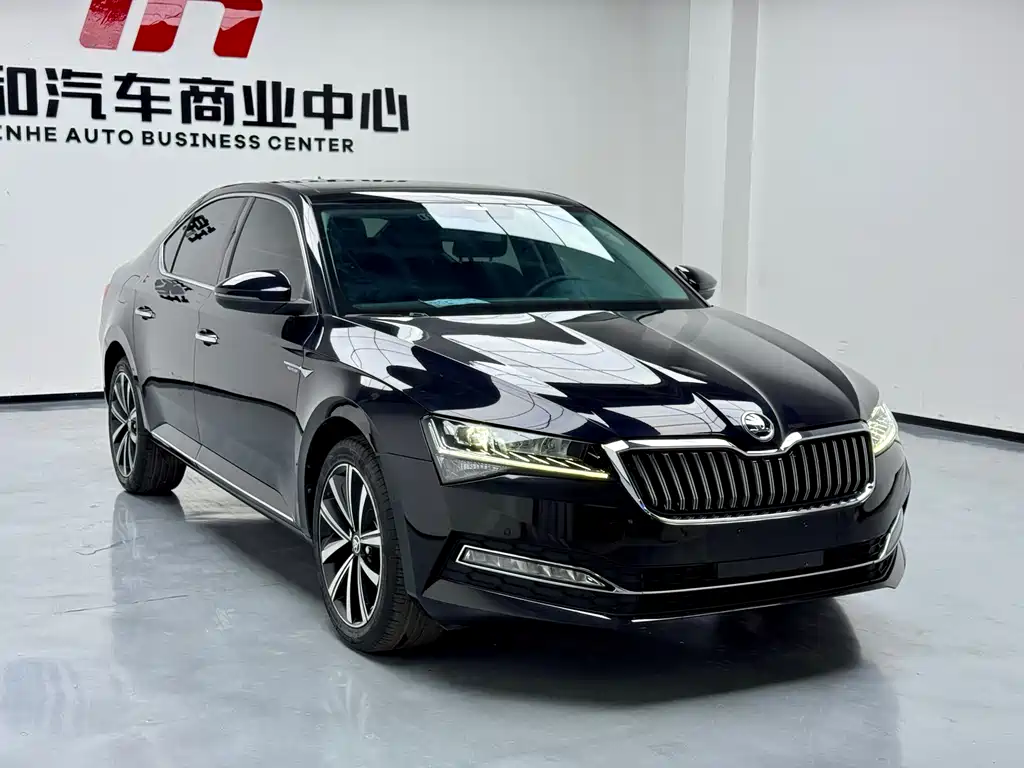Skoda Superb 2023 — фото 3