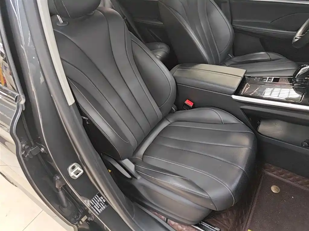 Roewe RX5 MAX 2022 — фото 25