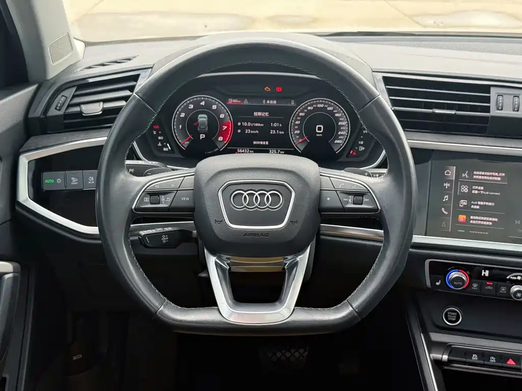 Audi Q3 2023 — фото 16