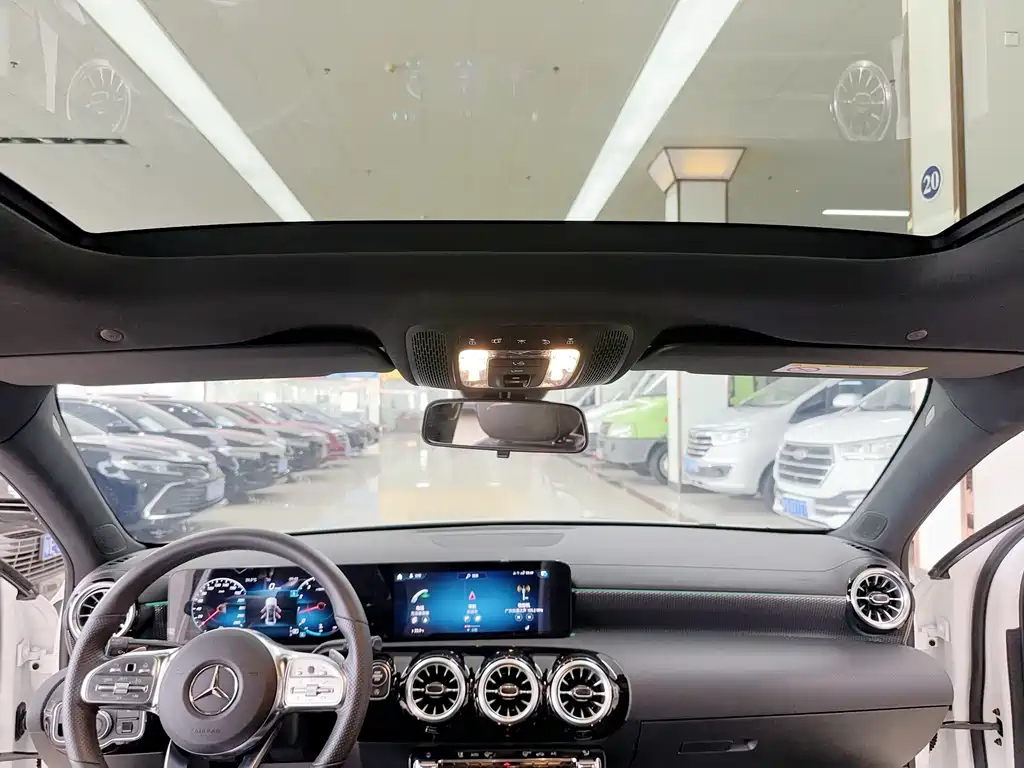 Mercedes-Benz A-Class 2022 — фото 14