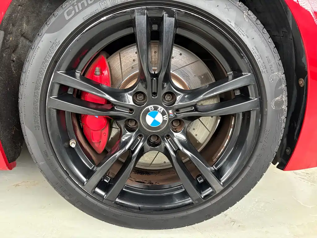 BMW 3 Series 2019 — фото 15