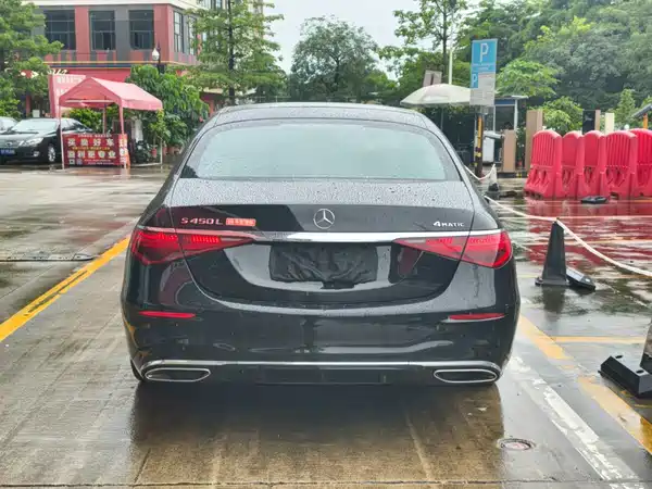 Mercedes-Benz S-Class 2024