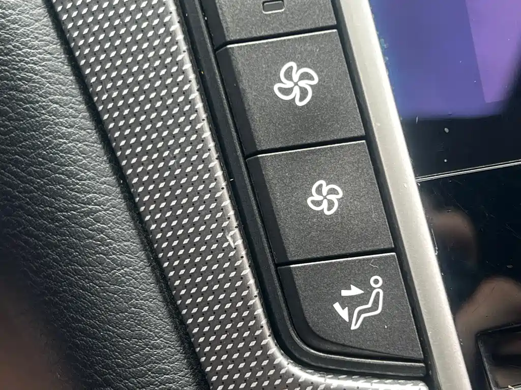 Infiniti Q50L 2015 — фото 60