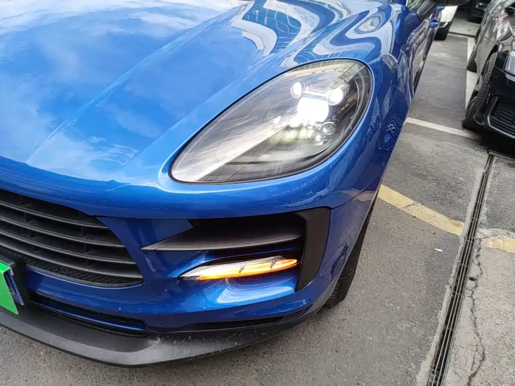 Porsche Macan 2019 — фото 24