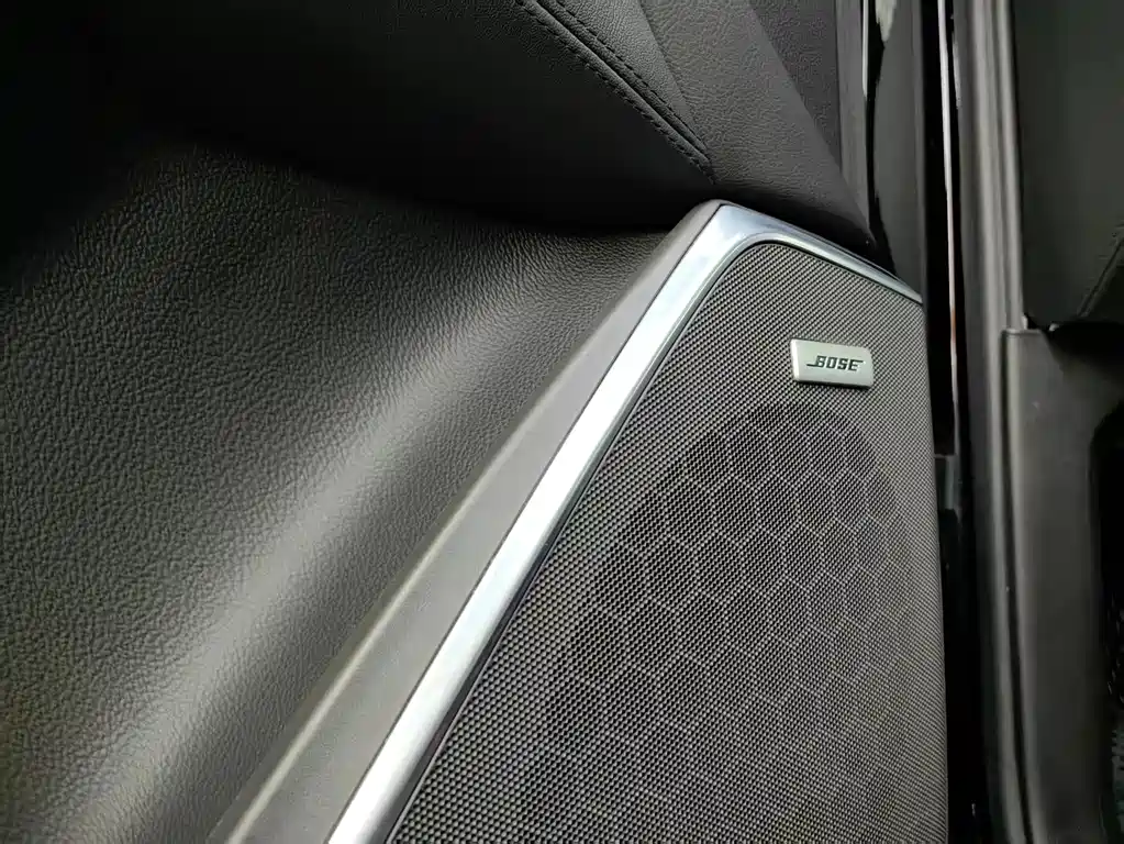 Cadillac Escalade 2017 — фото 9