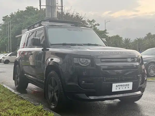 Land Rover Defender 2023