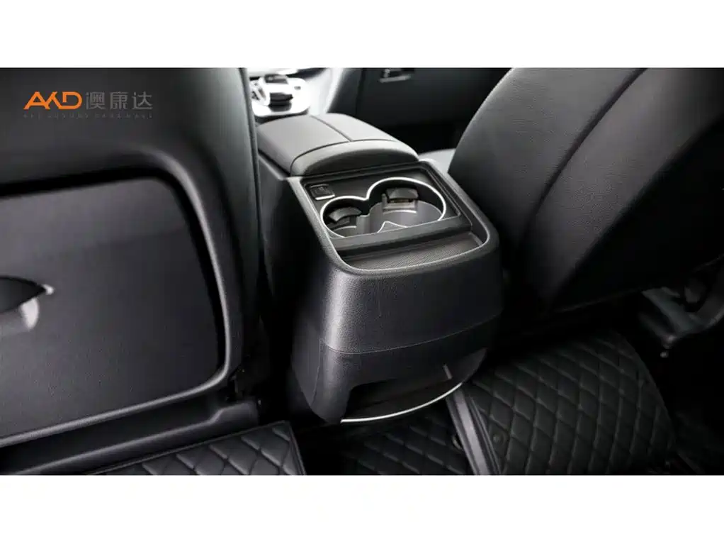 Mercedes-Benz V-Class 2018 — фото 10